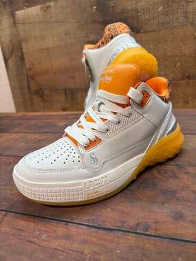 Skechers Snoop Dogg Sizzle Buckets Size 6.5 White Orange Sneakers